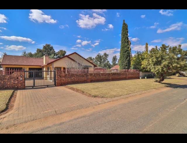 6 BEDROOM HOUSE FOR SALE IN CLAYVILLE